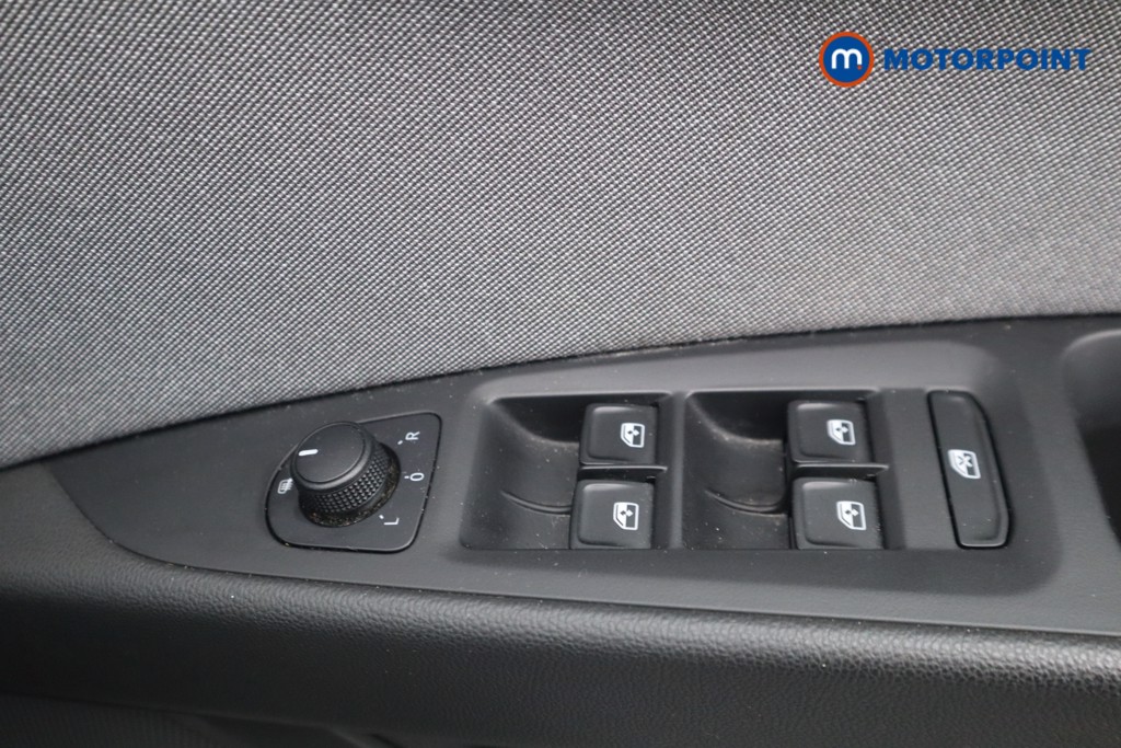 Seat Leon Se Dynamic Manual Petrol Hatchback - Stock Number (1535407) - 16th supplementary image
