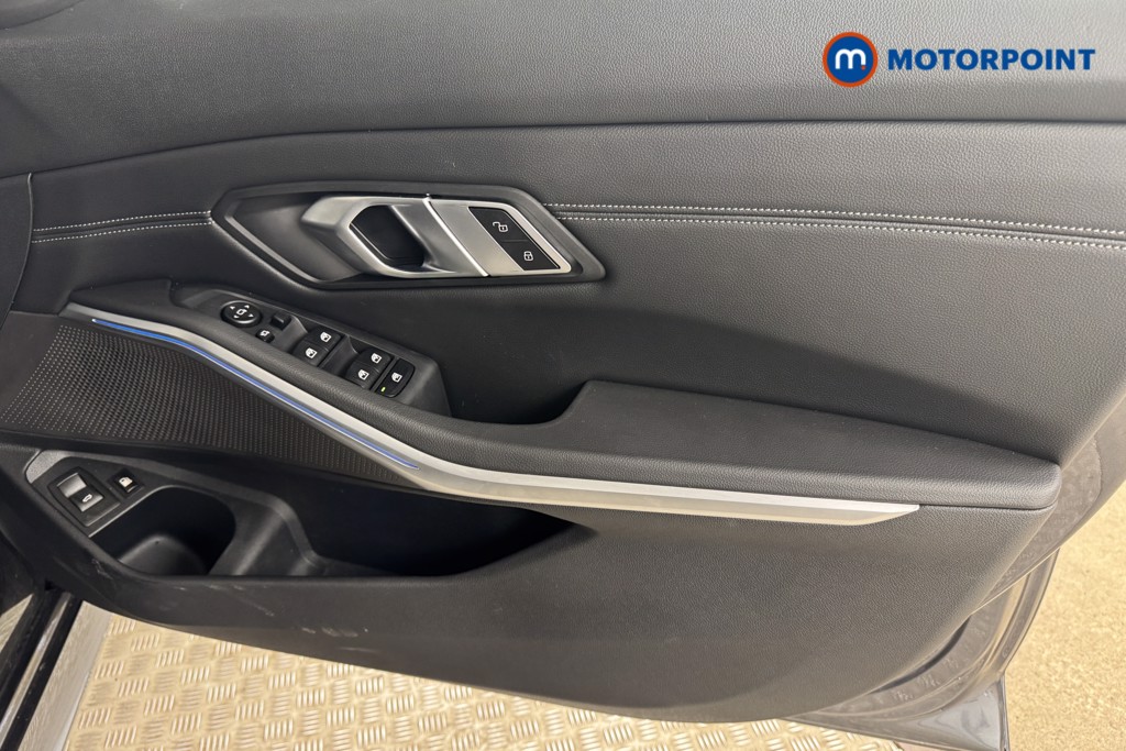 BMW 3 Series M Sport Automatic Petrol Plug-In Hybrid Estate - Stock Number (1539132) - 16th supplementary image