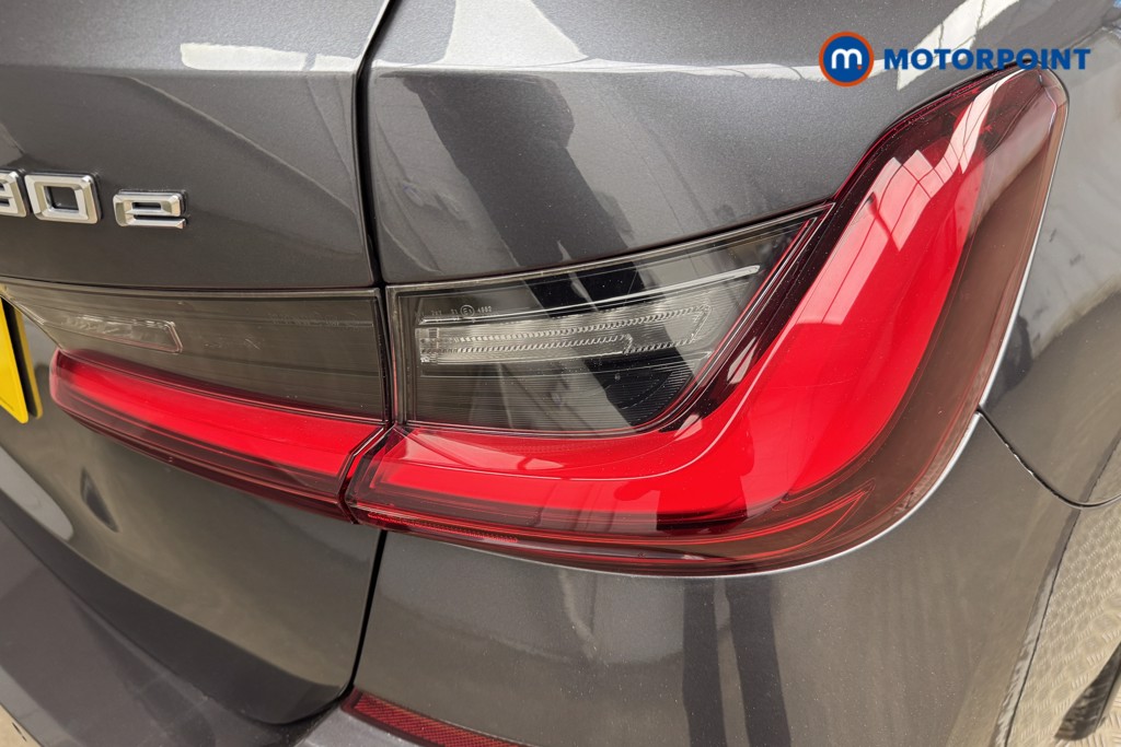 BMW 3 Series M Sport Automatic Petrol Plug-In Hybrid Estate - Stock Number (1539132) - 21st supplementary image