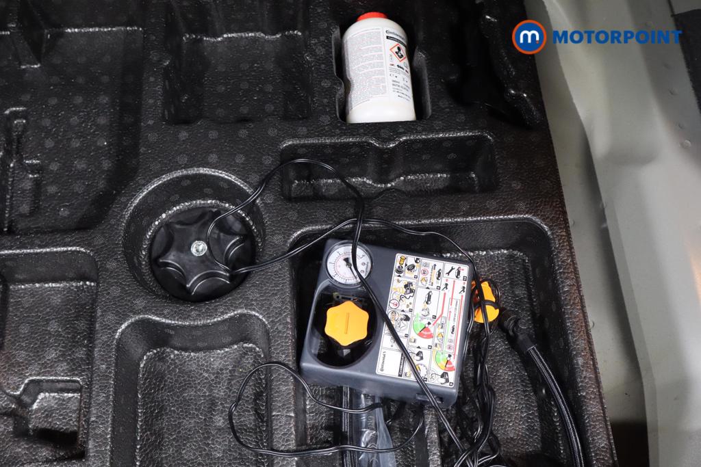 Nissan Qashqai Acenta Premium Automatic Petrol SUV - Stock Number (1539357) - 25th supplementary image