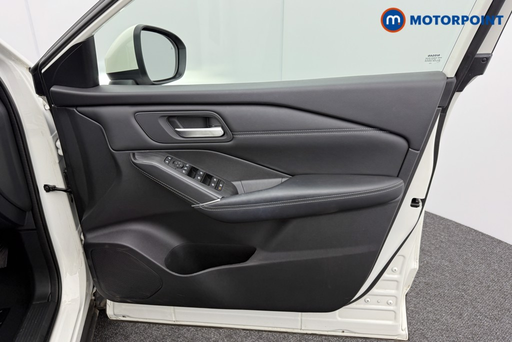 Nissan Qashqai N-Connecta Manual Petrol SUV - Stock Number (1539362) - 17th supplementary image