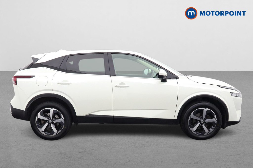 Nissan Qashqai N-Connecta Manual Petrol SUV - Stock Number (1539362) - Drivers side