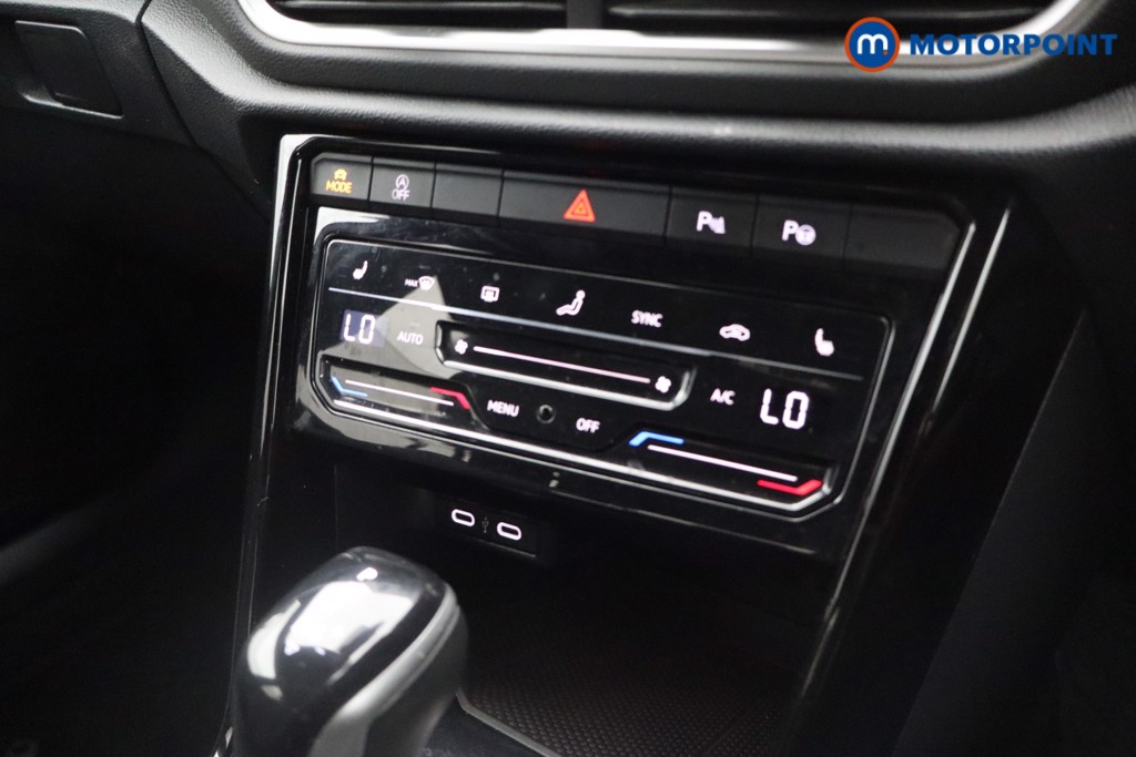 Volkswagen T-Roc R-Line Automatic Petrol SUV - Stock Number (1541160) - 9th supplementary image