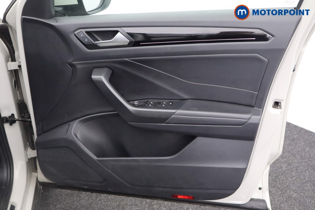 Volkswagen T-Roc R-Line Automatic Petrol SUV - Stock Number (1541160) - 16th supplementary image