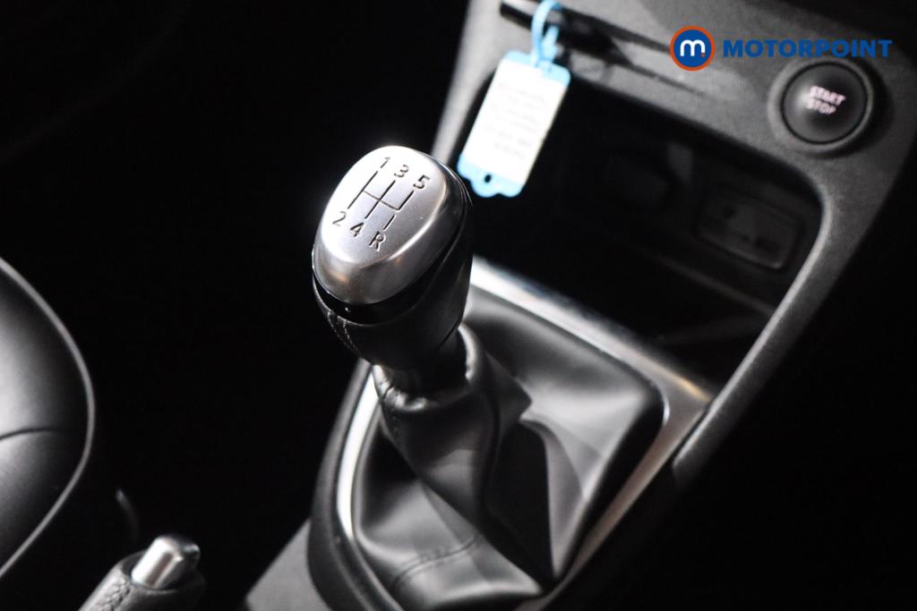Renault Captur Gt Line Manual Petrol SUV - Stock Number (1543938) - 5th supplementary image