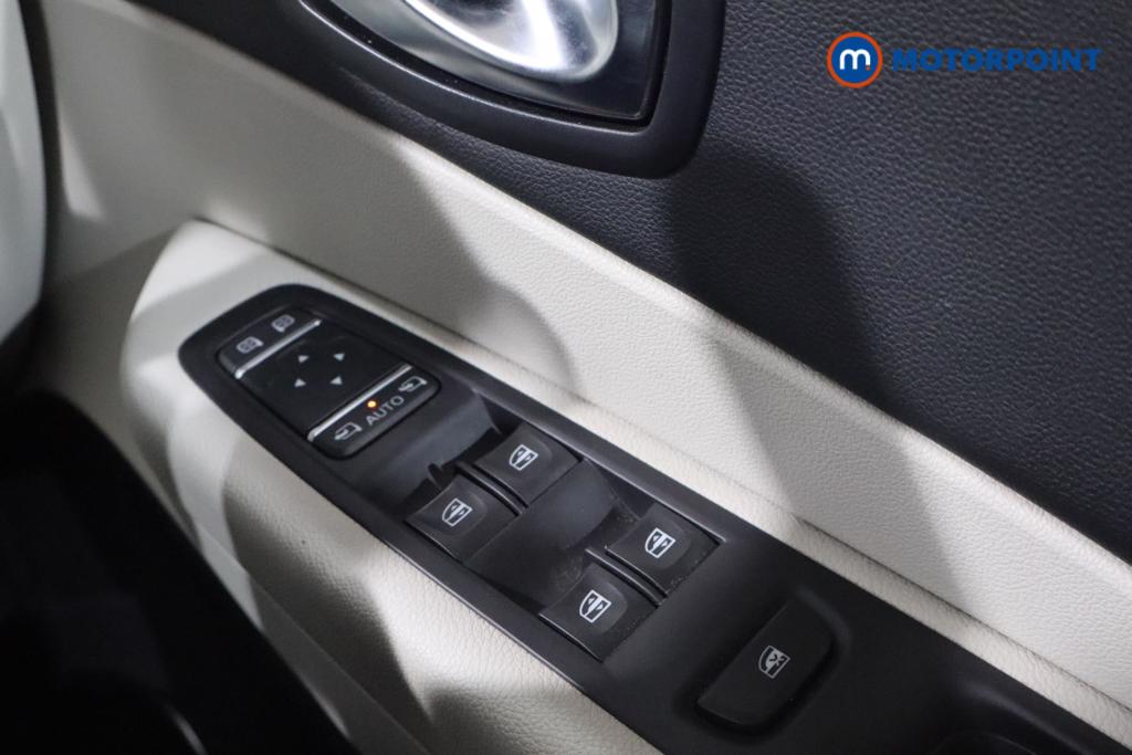 Renault Captur Gt Line Manual Petrol SUV - Stock Number (1543938) - 9th supplementary image