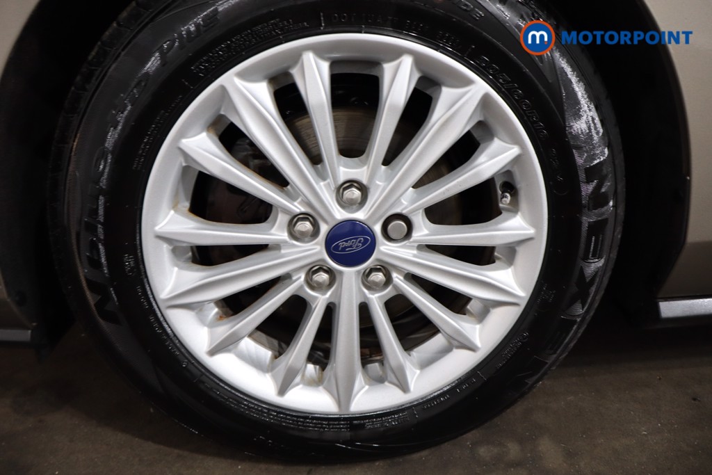 Ford Focus Titanium Automatic Petrol Hatchback - Stock Number (1543958) - 9th supplementary image