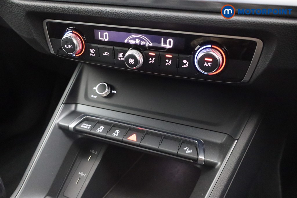 Audi Q3 Black Edition Manual Petrol SUV - Stock Number (1544368) - 9th supplementary image