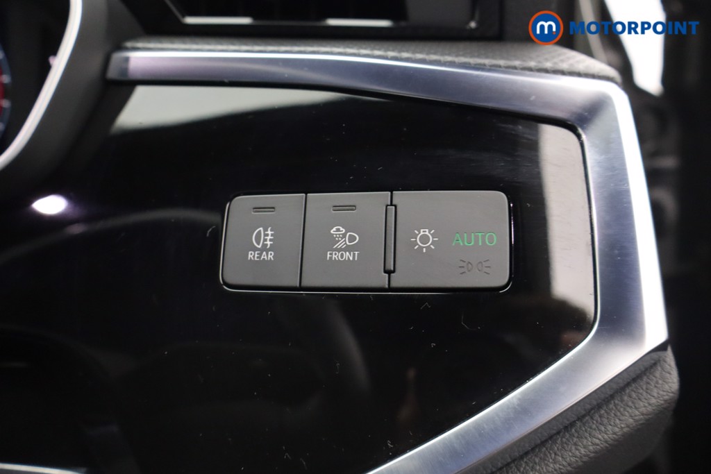 Audi Q3 Black Edition Manual Petrol SUV - Stock Number (1544368) - 12th supplementary image