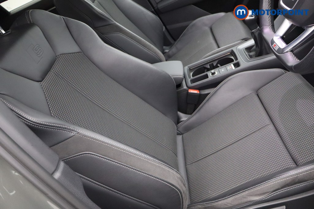 Audi Q3 Black Edition Manual Petrol SUV - Stock Number (1544368) - 14th supplementary image