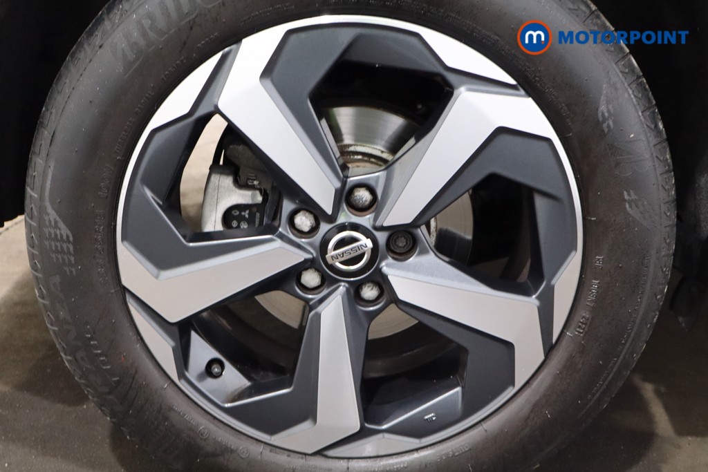 Nissan Qashqai N-Connecta Manual Petrol SUV - Stock Number (1545381) - 9th supplementary image