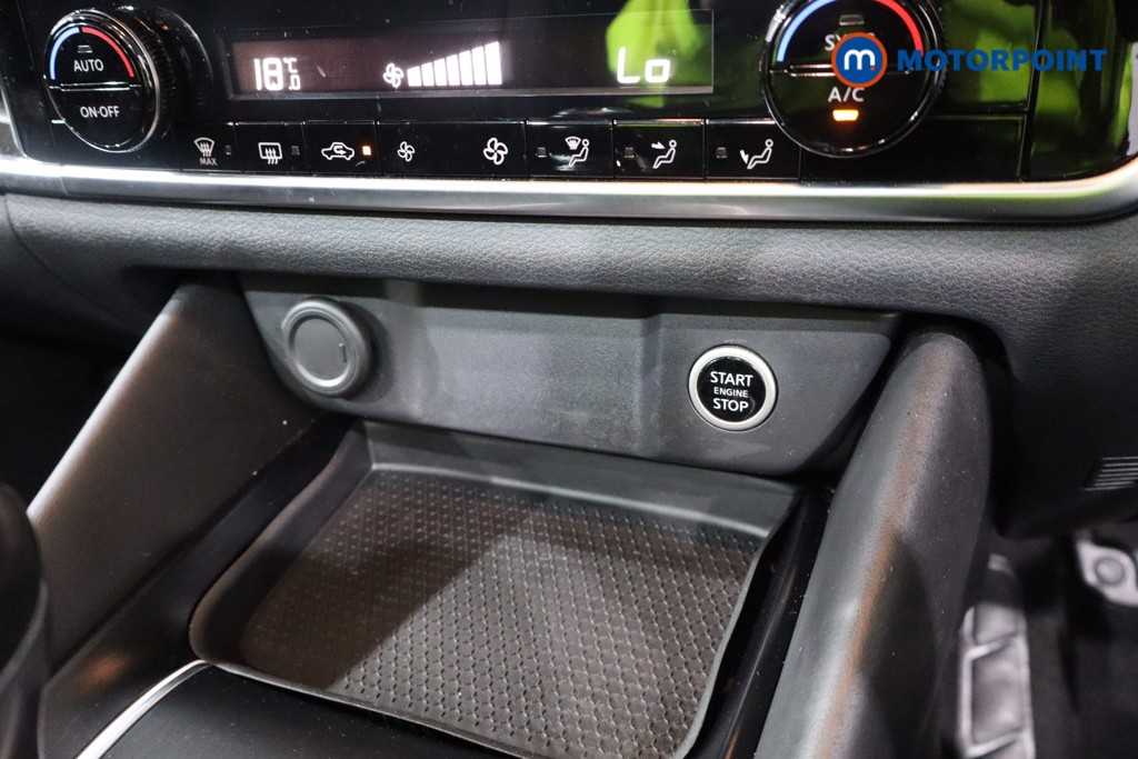 Nissan Qashqai N-Connecta Manual Petrol SUV - Stock Number (1545381) - 14th supplementary image