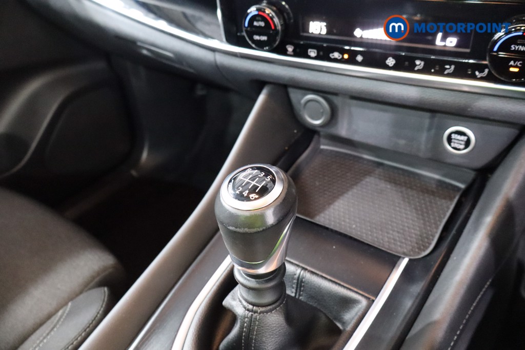 Nissan Qashqai N-Connecta Manual Petrol SUV - Stock Number (1545381) - 15th supplementary image