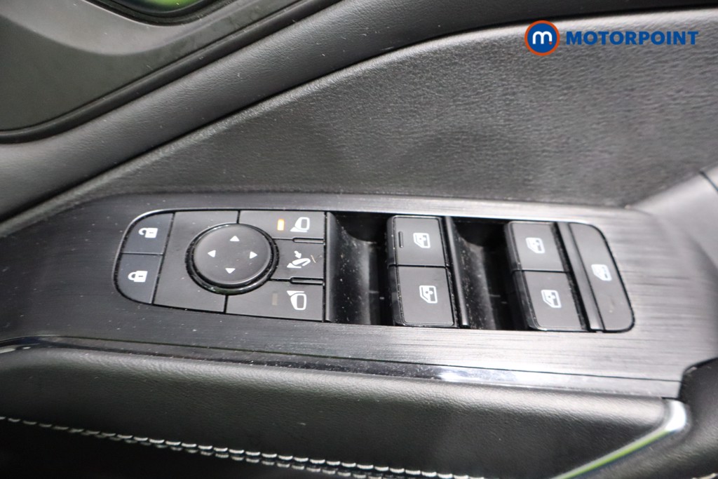 Nissan Qashqai N-Connecta Manual Petrol SUV - Stock Number (1545381) - 20th supplementary image