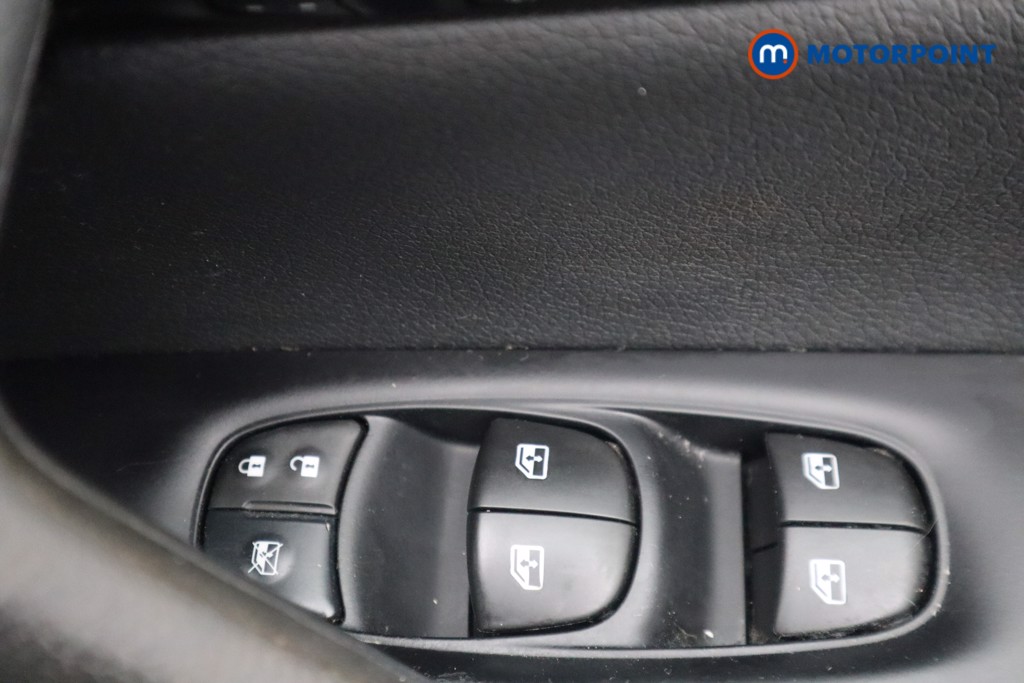 Nissan Qashqai Acenta Premium Manual Petrol SUV - Stock Number (1521614) - 13th supplementary image