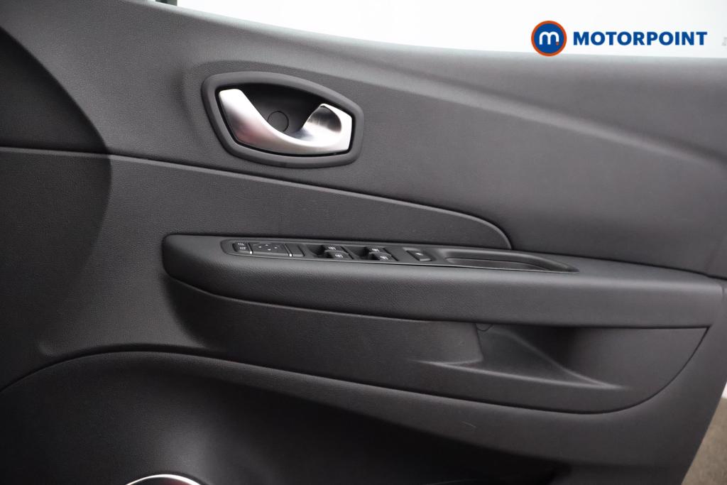 Renault Captur Iconic Manual Diesel SUV - Stock Number (1526425) - 8th supplementary image