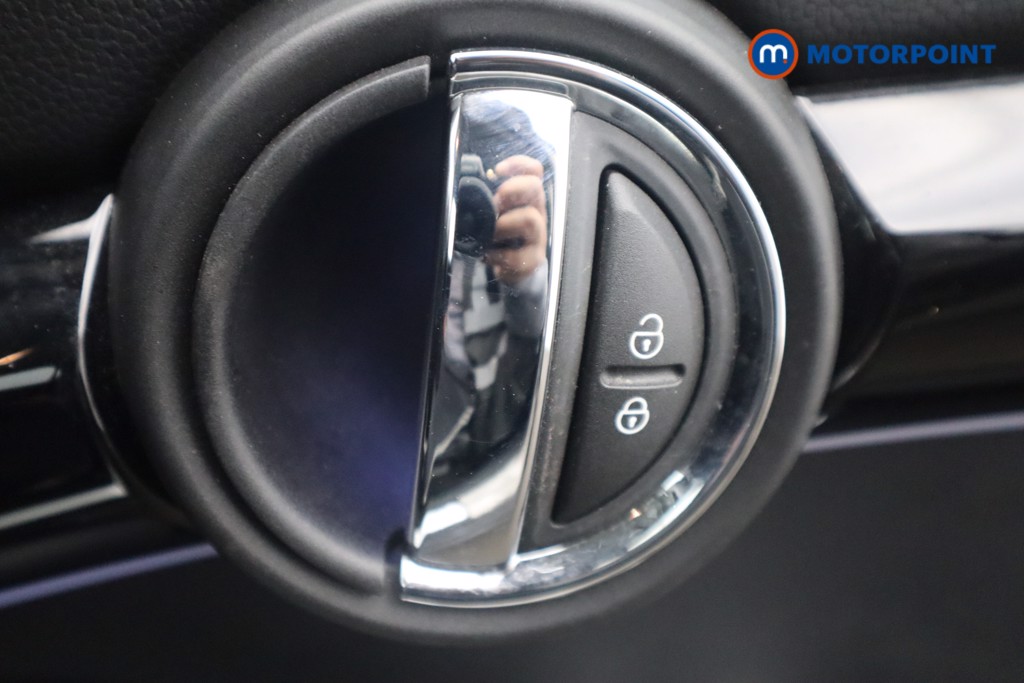 Mini Hatchback Cooper Classic Manual Petrol Hatchback - Stock Number (1530868) - 14th supplementary image