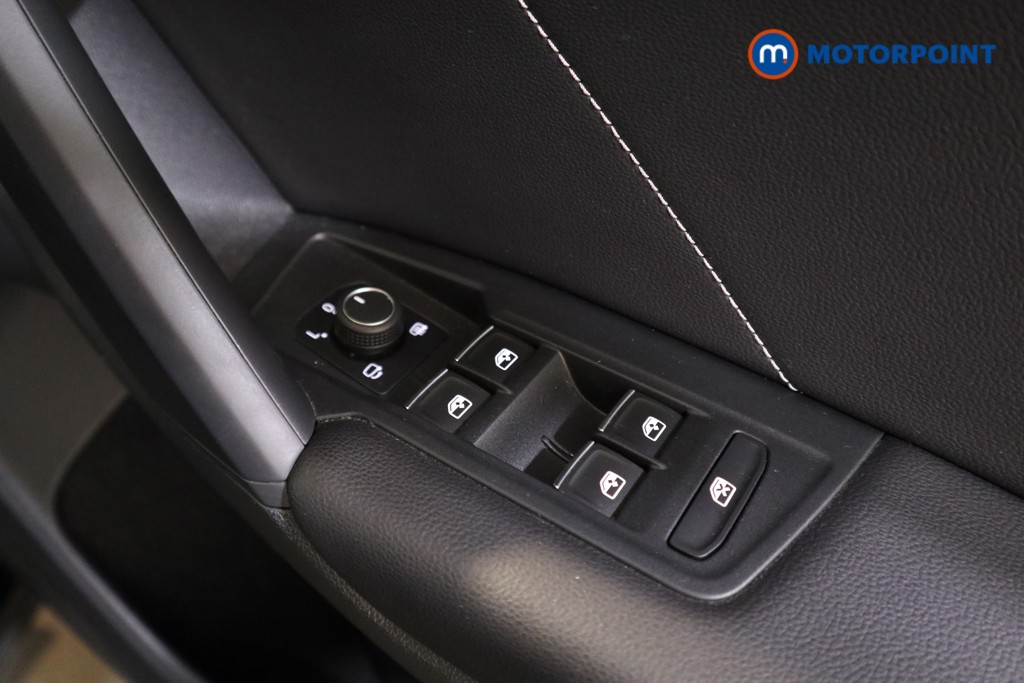 Volkswagen Tiguan R-Line Automatic Petrol SUV - Stock Number (1536310) - 11th supplementary image