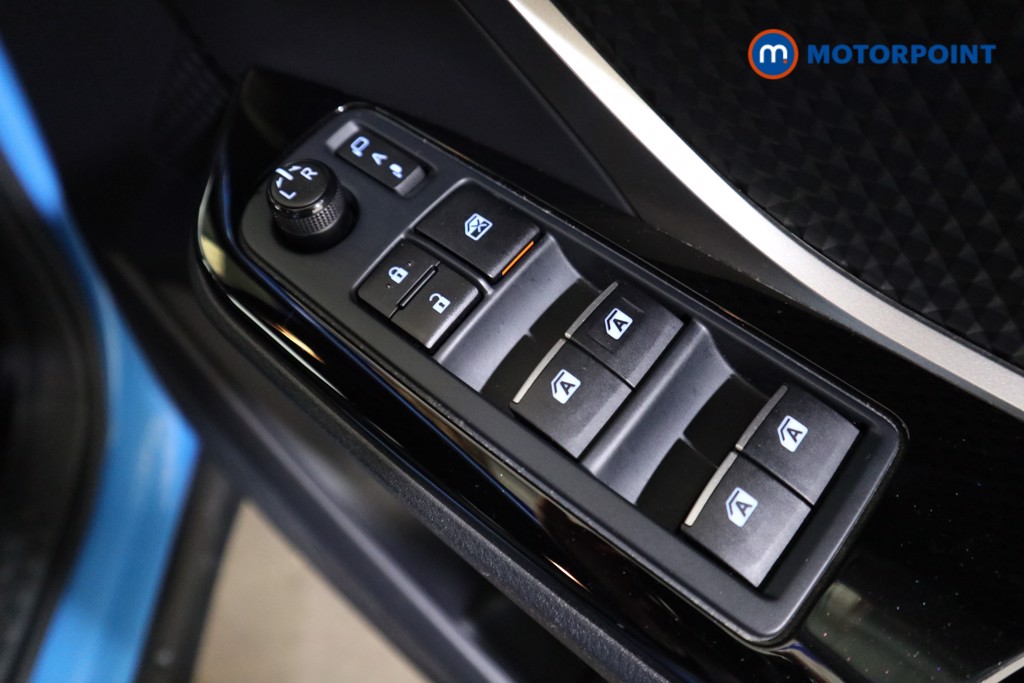 Toyota C-Hr Dynamic Manual Petrol SUV - Stock Number (1536834) - 9th supplementary image