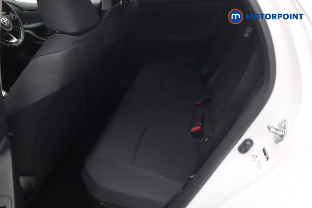 Toyota Yaris Design Automatic Petrol-Electric Hybrid Hatchback - Stock Number (1537016) - 2nd supplementary image