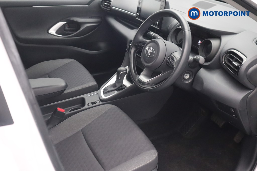 Toyota Yaris Design Automatic Petrol-Electric Hybrid Hatchback - Stock Number (1537016) - 3rd supplementary image