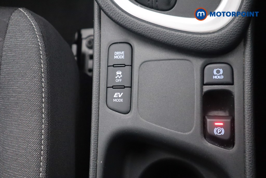 Toyota Yaris Design Automatic Petrol-Electric Hybrid Hatchback - Stock Number (1537016) - 9th supplementary image