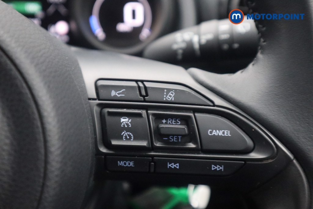 Toyota Yaris Design Automatic Petrol-Electric Hybrid Hatchback - Stock Number (1537016) - 11th supplementary image