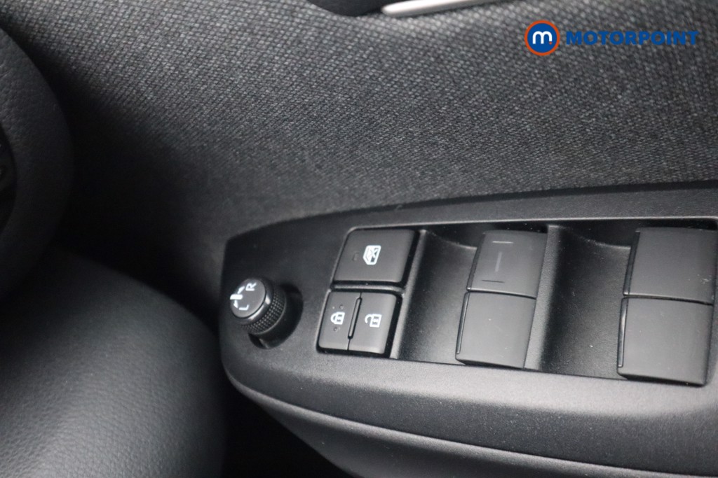 Toyota Yaris Design Automatic Petrol-Electric Hybrid Hatchback - Stock Number (1537016) - 12th supplementary image