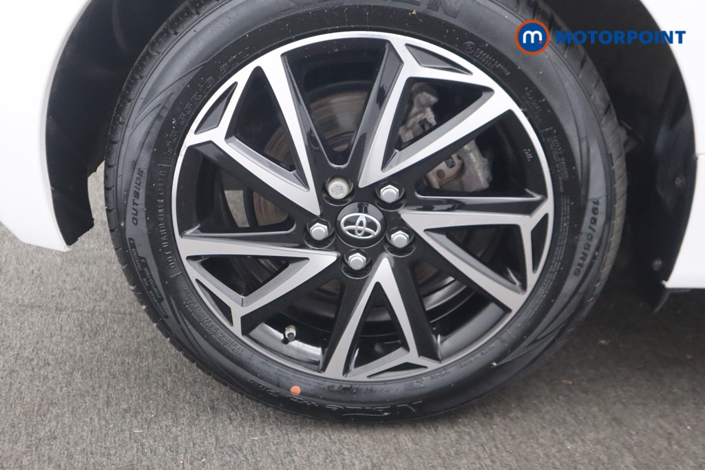 Toyota Yaris Design Automatic Petrol-Electric Hybrid Hatchback - Stock Number (1537016) - 17th supplementary image