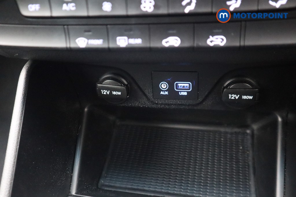 Hyundai Tucson Se Nav Manual Petrol SUV - Stock Number (1537898) - 12th supplementary image