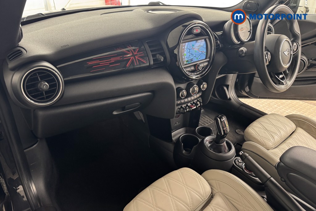 Mini Hatchback Cooper S Exclusive Automatic Petrol Hatchback - Stock Number (1539359) - 8th supplementary image