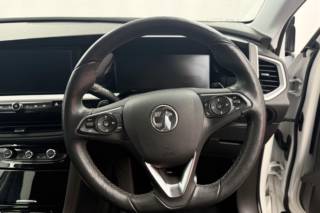 Vauxhall Grandland GSE Automatic Petrol Plug-In Hybrid SUV - Stock Number (1539481) - 2nd supplementary image