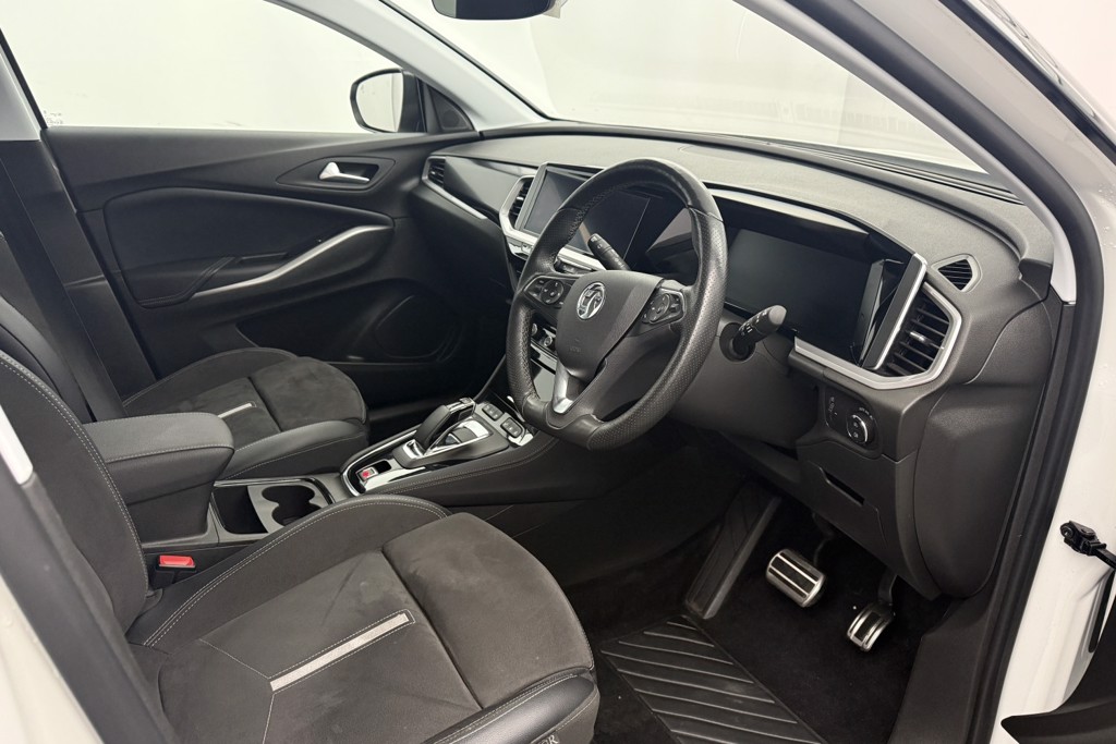 Vauxhall Grandland GSE Automatic Petrol Plug-In Hybrid SUV - Stock Number (1539481) - 1st supplementary image