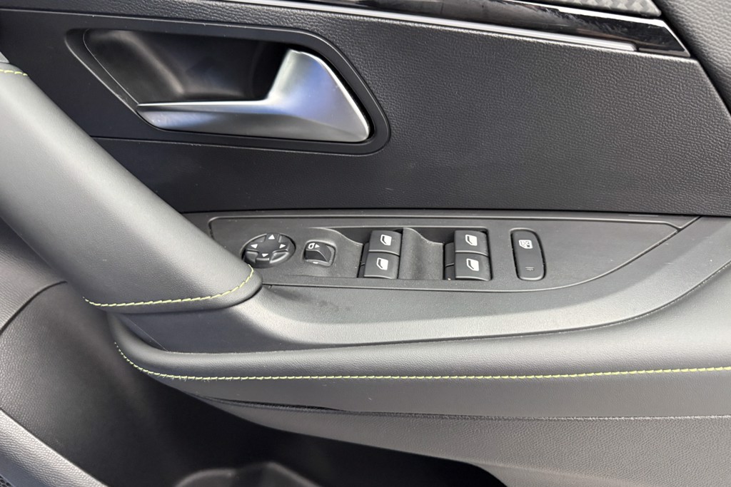 Peugeot 2008 GT Automatic Petrol SUV - Stock Number (1539491) - 17th supplementary image