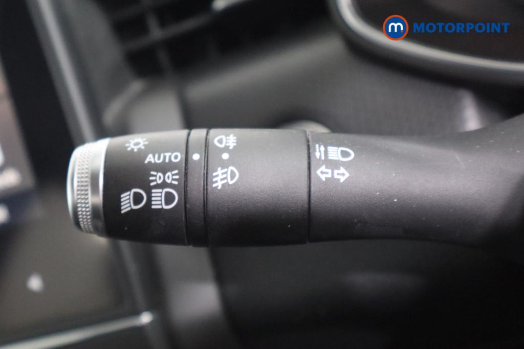 Renault Clio Iconic Manual Petrol Hatchback - Stock Number (1540438) - 9th supplementary image