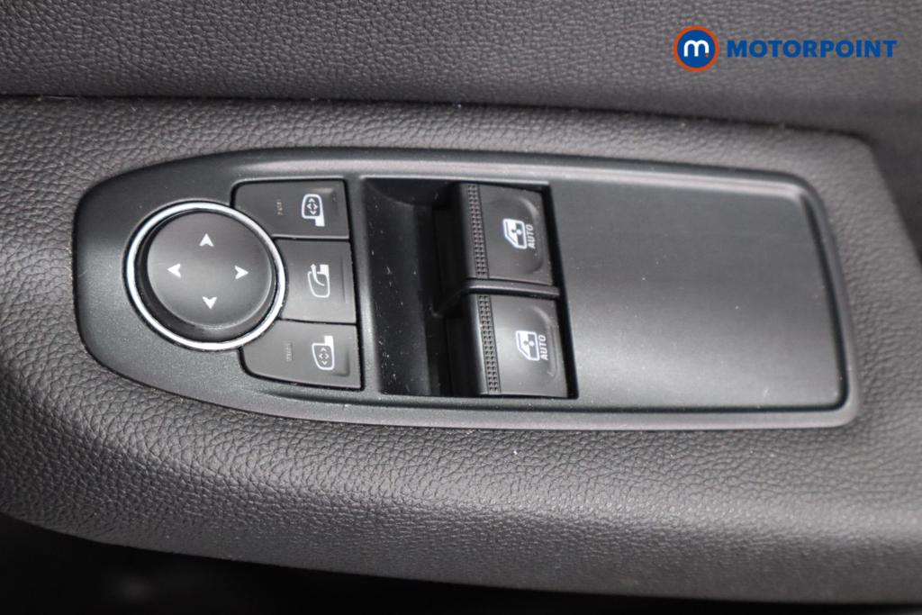 Renault Clio Iconic Manual Petrol Hatchback - Stock Number (1540438) - 12th supplementary image