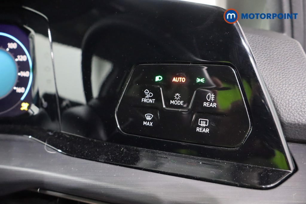 Volkswagen Golf Style Automatic Diesel Hatchback - Stock Number (1541421) - 18th supplementary image