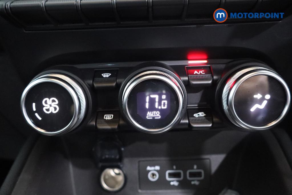 Renault Clio Evolution Manual Petrol Hatchback - Stock Number (1543573) - 4th supplementary image