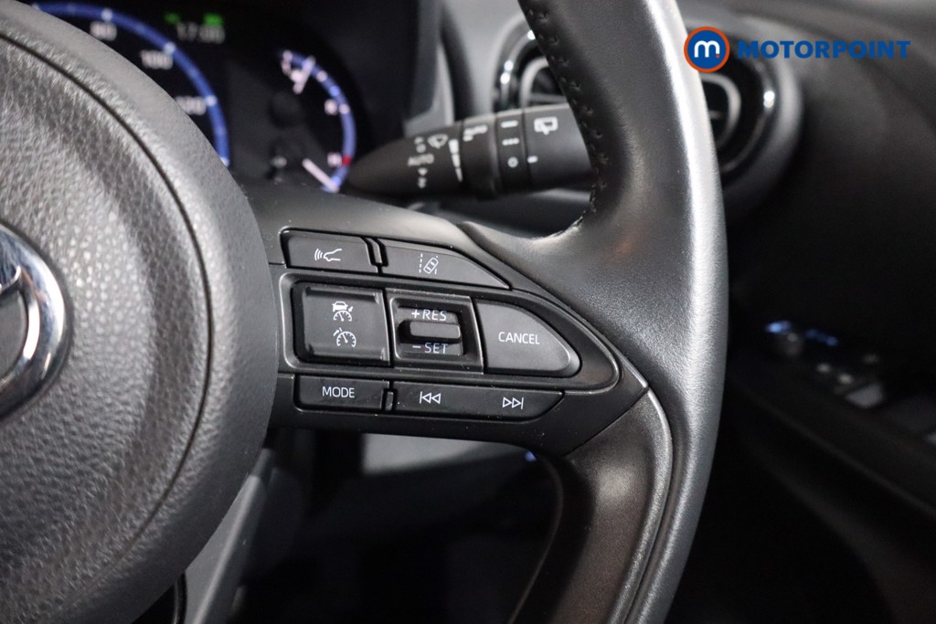 Toyota Yaris Cross Premiere Edition Automatic Petrol-Electric Hybrid Estate - Stock Number (1543604) - 9th supplementary image