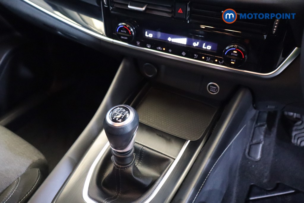 Nissan Qashqai N-Connecta Manual Petrol SUV - Stock Number (1544689) - 4th supplementary image