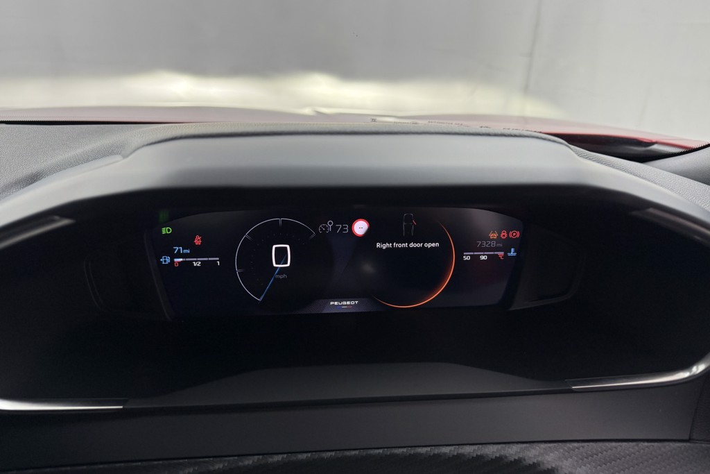 Peugeot 2008 Allure Manual Petrol SUV - Stock Number (1544945) - 5th supplementary image