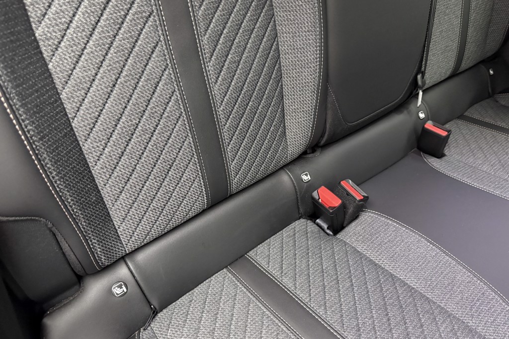 Peugeot 2008 Allure Manual Petrol SUV - Stock Number (1544945) - 17th supplementary image