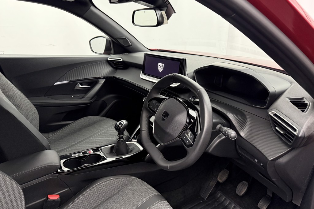 Peugeot 2008 Allure Manual Petrol SUV - Stock Number (1544945) - 1st supplementary image