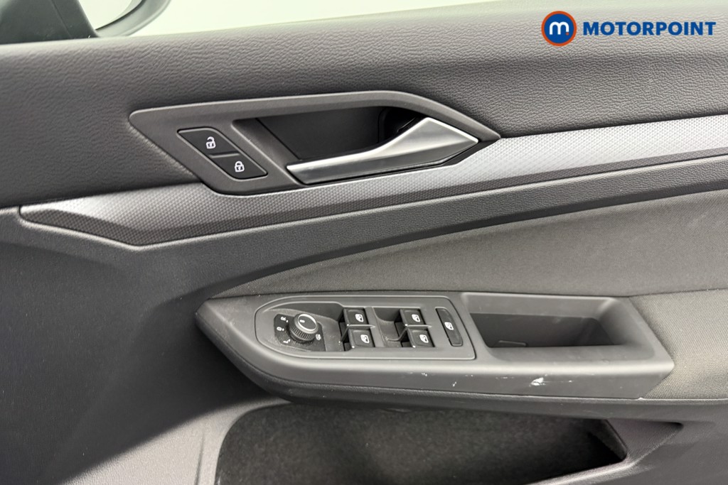 Volkswagen Golf Active Manual Petrol Hatchback - Stock Number (1544992) - 17th supplementary image