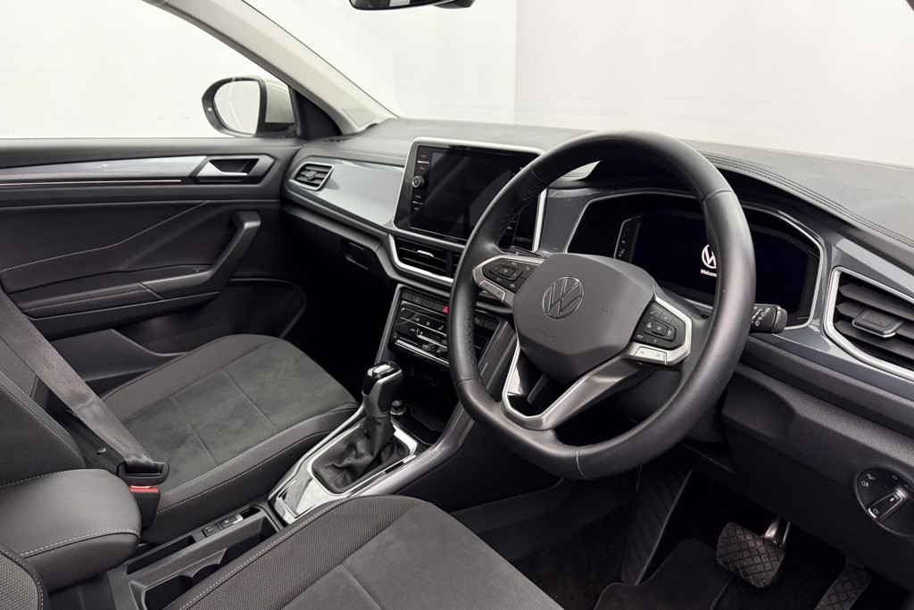 Volkswagen T-Roc Style Automatic Petrol SUV - Stock Number (1545285) - 1st supplementary image