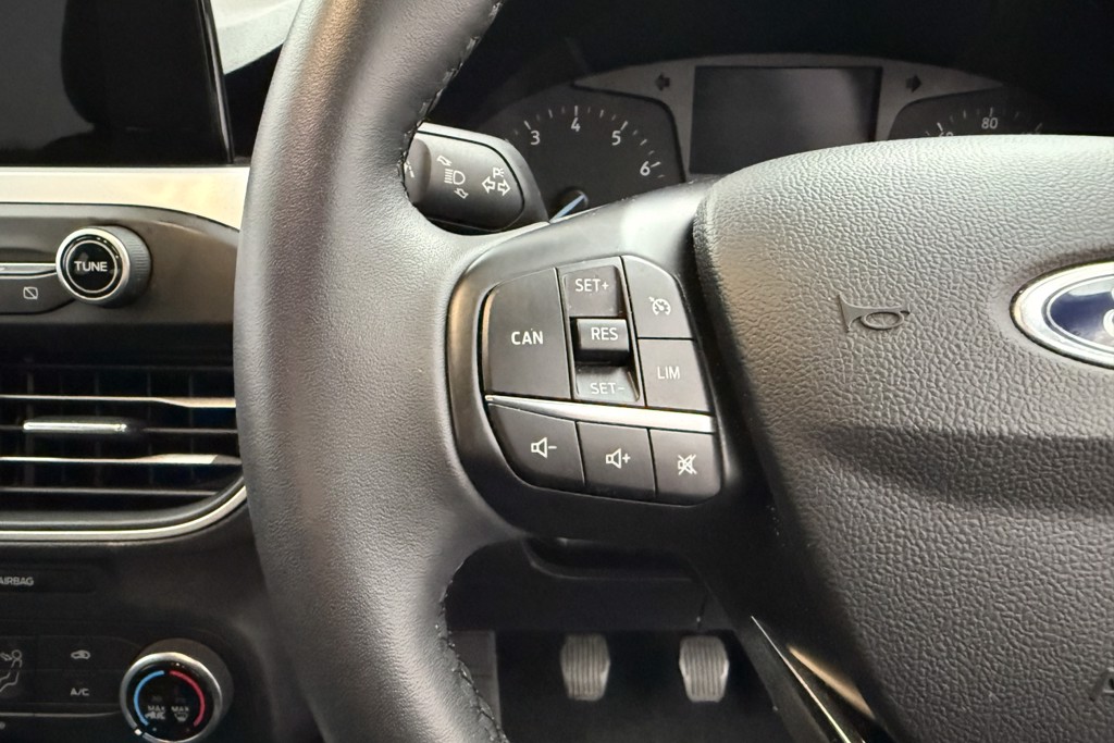 Ford Focus Zetec Manual Petrol Hatchback - Stock Number (1545290) - 4th supplementary image