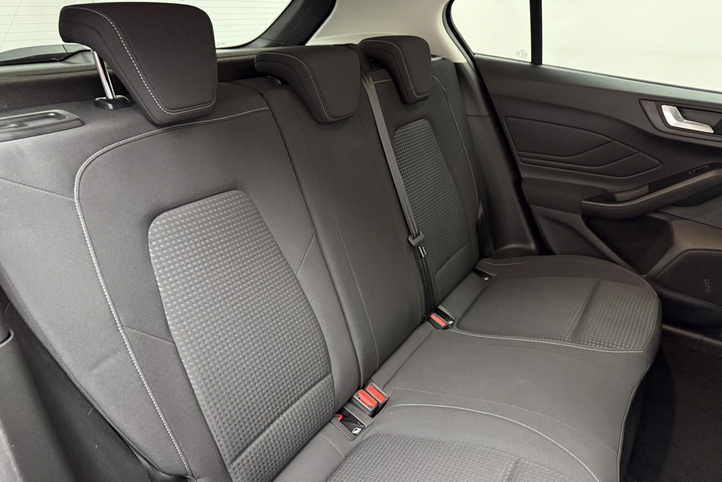 Ford Focus Zetec Manual Petrol Hatchback - Stock Number (1545290) - 12th supplementary image