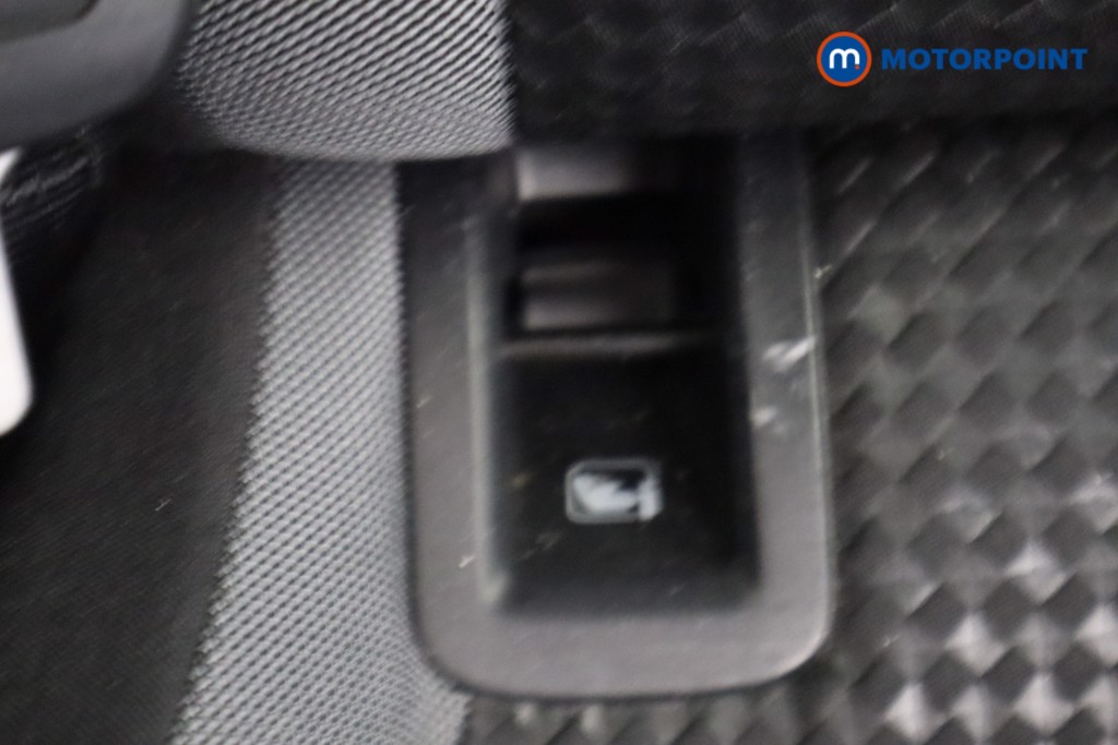 Volkswagen T-Roc Active Manual Petrol Convertible - Stock Number (1545303) - 23rd supplementary image