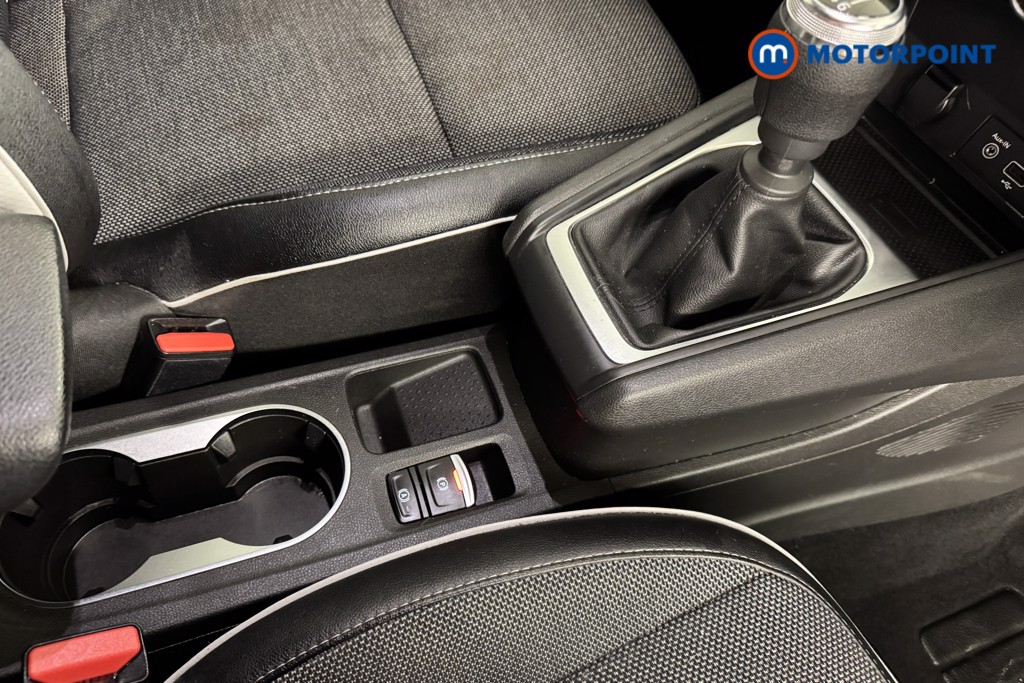 Renault Captur Se Edition Manual Petrol SUV - Stock Number (1545484) - 10th supplementary image