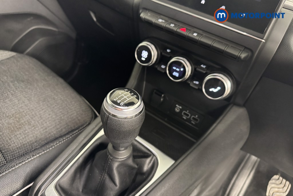 Renault Captur Se Edition Manual Petrol SUV - Stock Number (1545484) - 11th supplementary image